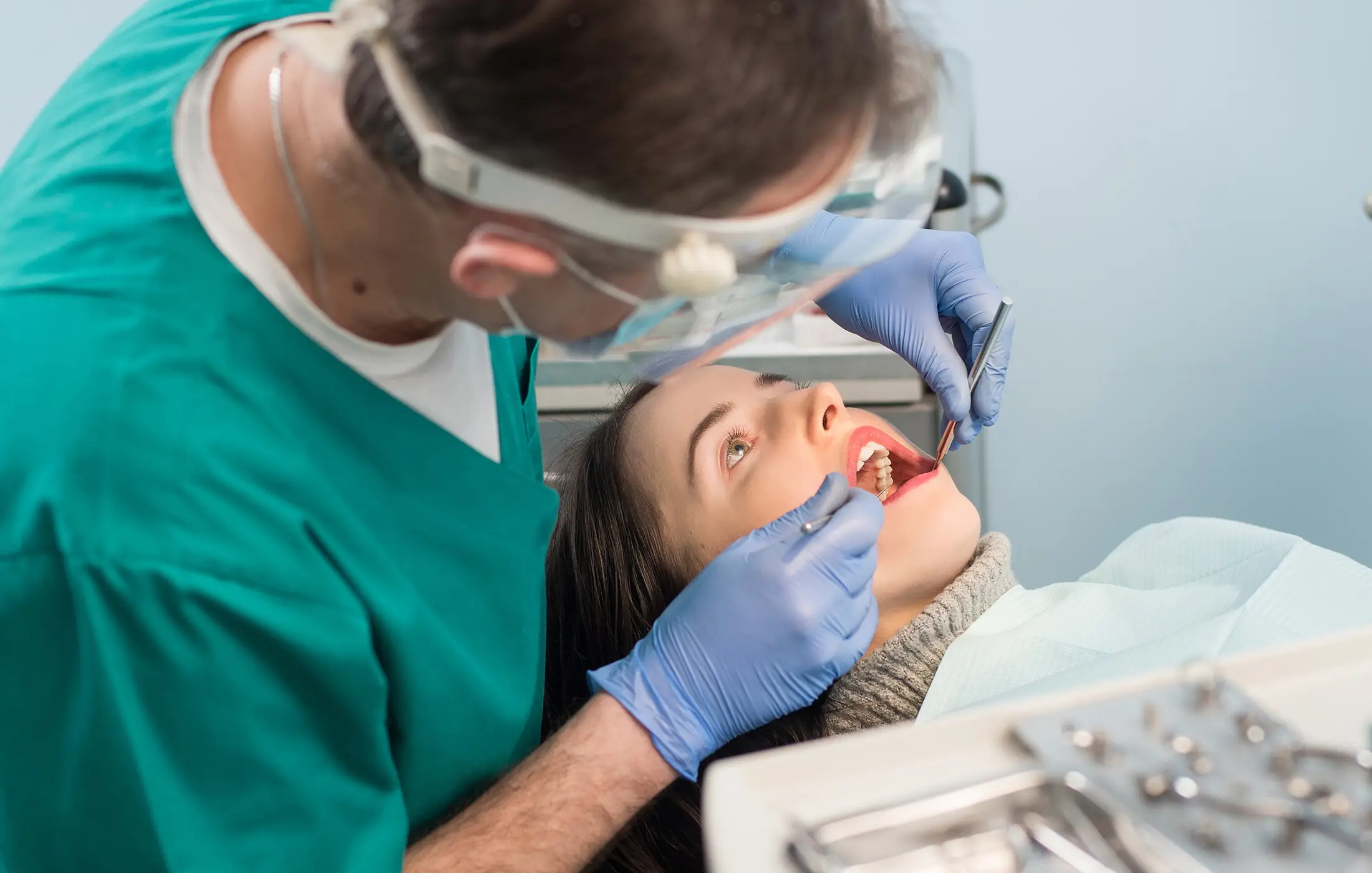 How Can an Emergency Dentist Help You in the Event of a Dental Emergency?